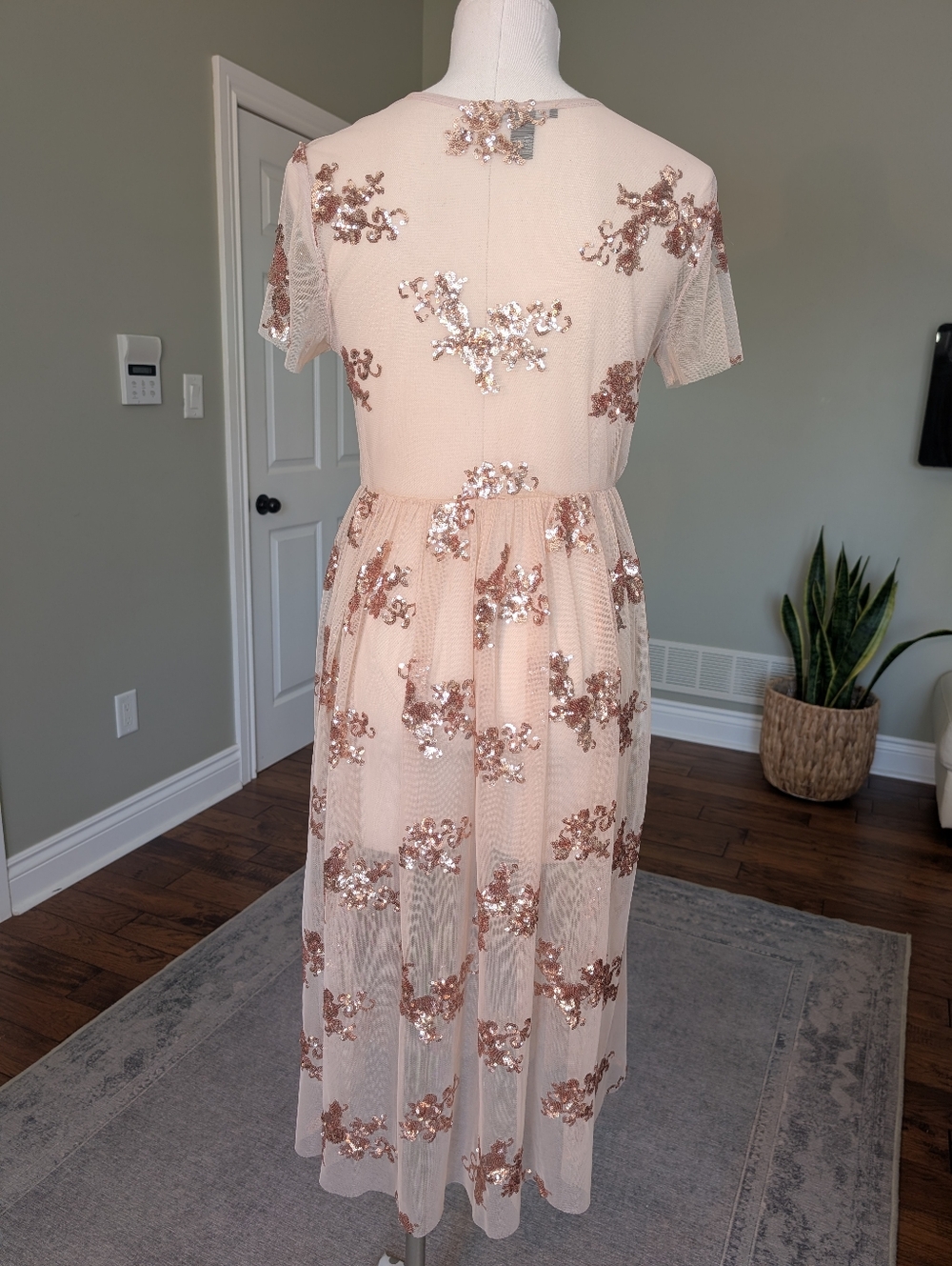 Beautiful Women's Beige Party Dress Sequin Sheer Romantic Feminine Size S - Picture 5 of 14